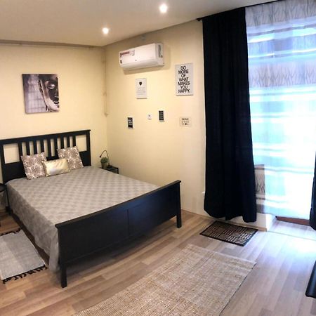 Black & White Apartments • Black Эгер Экстерьер фото